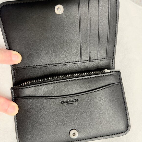 COACH Essential Slim Card case with rivets - Picture 5 of 7